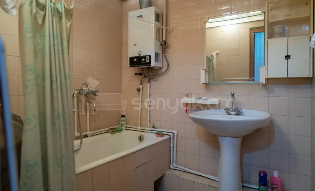 2 Սենյականոց Բնակարան Քարե Շենքում, 66քմ, 5/6 հարկ, Նորմալ Վիճակում