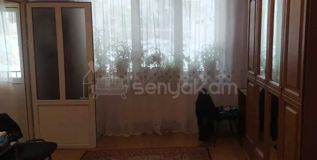 4 Սենյականոց Բնակարան Քարե Շենքում, 102քմ, 5/5 հարկ, Նորմալ Վիճակում