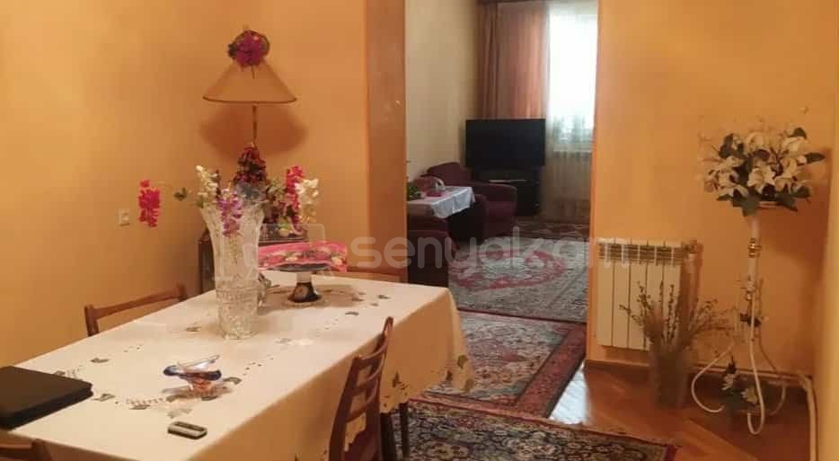 4 Սենյականոց Բնակարան Քարե Շենքում, 102քմ, 5/5 հարկ, Նորմալ Վիճակում