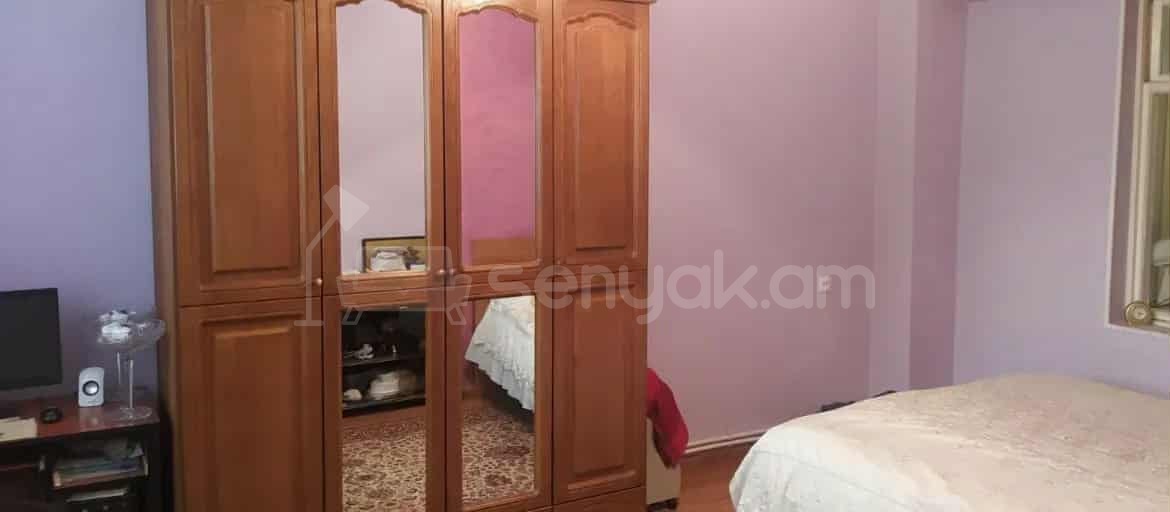 4 Սենյականոց Բնակարան Քարե Շենքում, 102քմ, 5/5 հարկ, Նորմալ Վիճակում