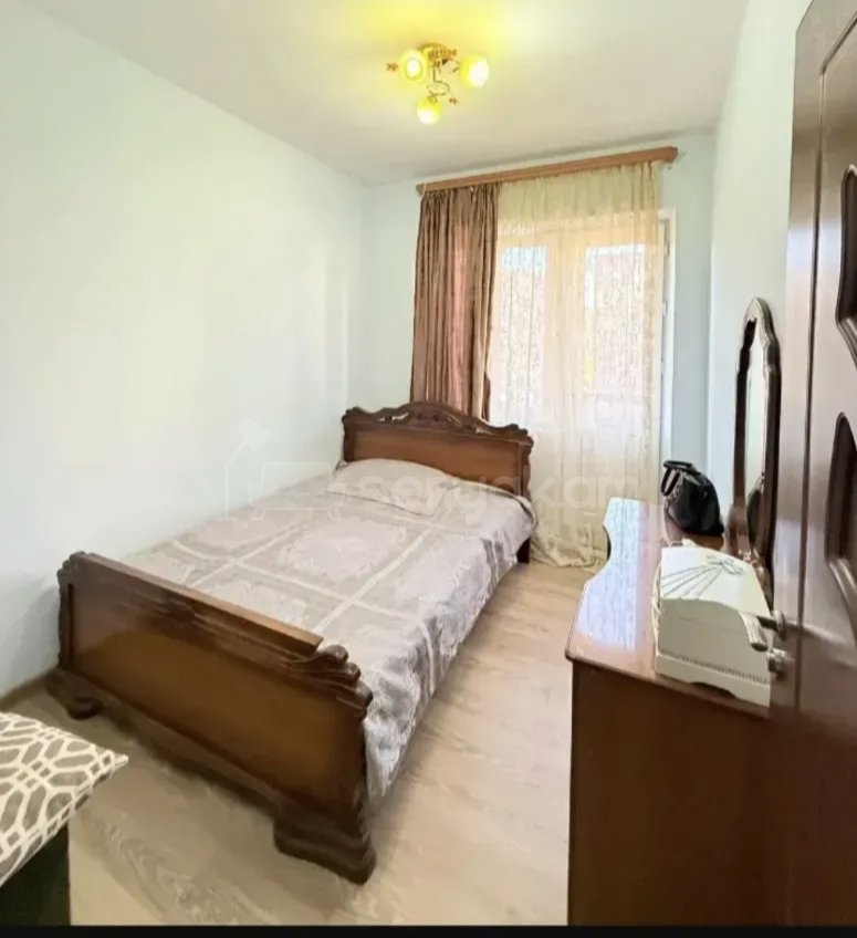 3 Սենյականոց Բնակարան Քարե Շենքում, 78քմ, 4/9 հարկ, Կապիտալ Վերանորոգված, Կահավորված, Արևկող