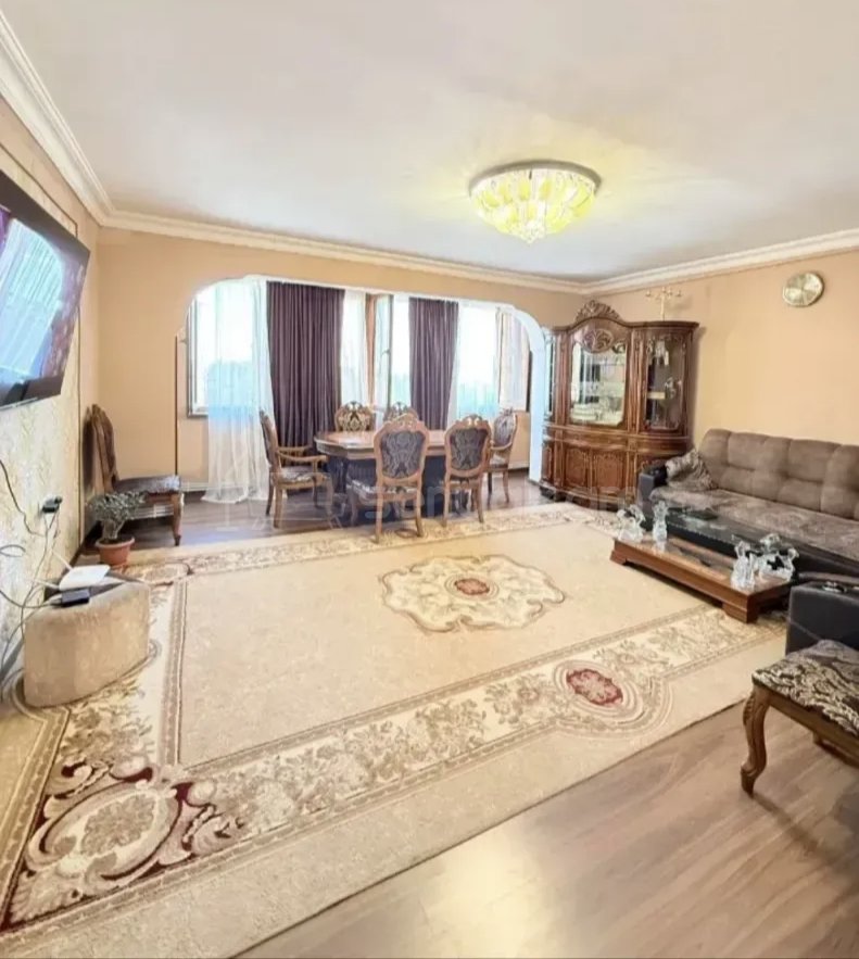 3 Սենյականոց Բնակարան Քարե Շենքում, 78քմ, 4/9 հարկ, Կապիտալ Վերանորոգված, Կահավորված, Արևկող