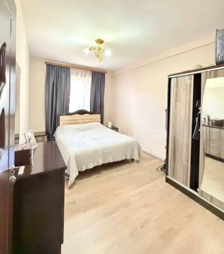 3 Սենյականոց Բնակարան Քարե Շենքում, 78քմ, 4/9 հարկ, Կապիտալ Վերանորոգված, Կահավորված, Արևկող