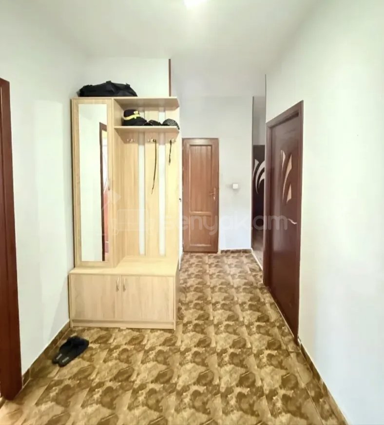 3 Սենյականոց Բնակարան Քարե Շենքում, 78քմ, 4/9 հարկ, Կապիտալ Վերանորոգված, Կահավորված, Արևկող