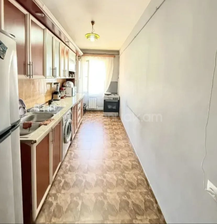 3 Սենյականոց Բնակարան Քարե Շենքում, 78քմ, 4/9 հարկ, Կապիտալ Վերանորոգված, Կահավորված, Արևկող