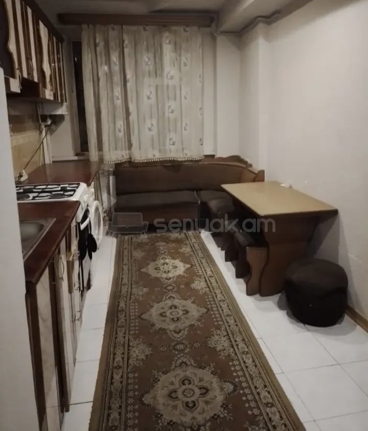 2 Սենյականոց Բնակարան Քարե Շենքում, 56քմ, 1/14 հարկ, Նորմալ Վիճակում, Կահավորված, Արևկող