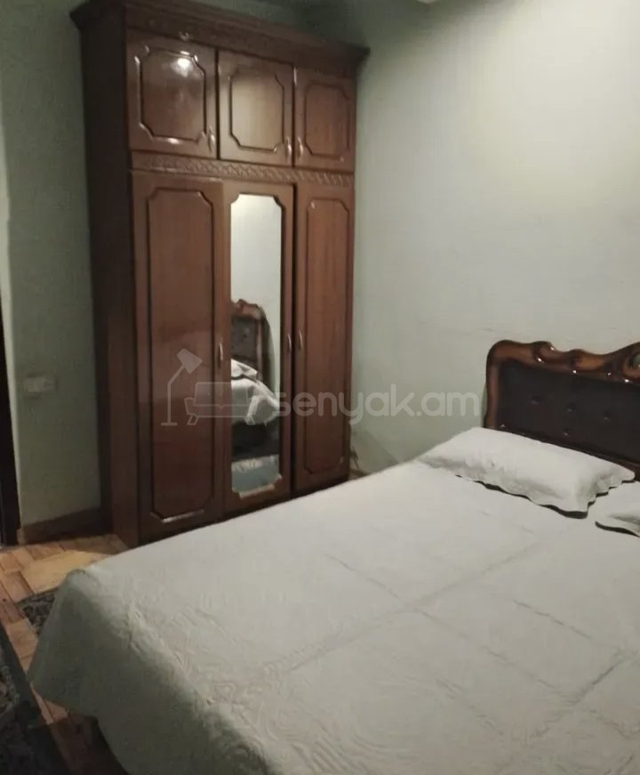 2 Սենյականոց Բնակարան Քարե Շենքում, 56քմ, 1/14 հարկ, Նորմալ Վիճակում, Կահավորված, Արևկող