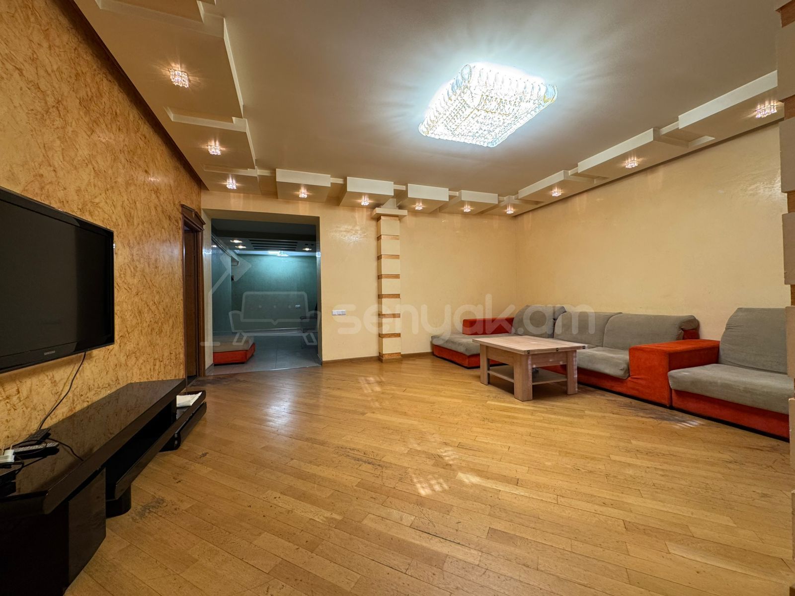 4 Սենյականոց Բնակարան Քարե Շենքում, 160քմ, 2/5 հարկ, Կապիտալ Վերանորոգված, Կահավորված, Արևկող