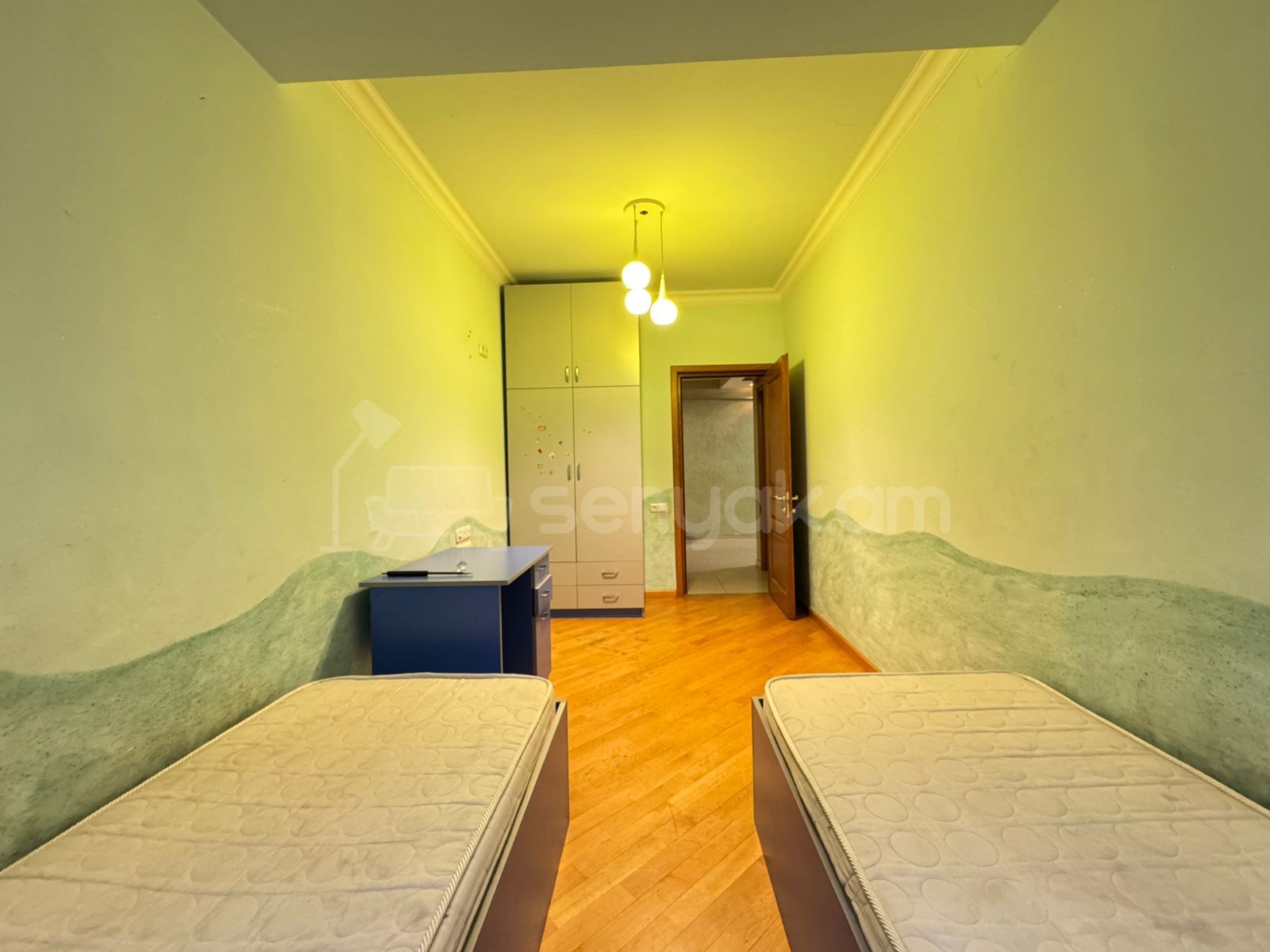 4 Սենյականոց Բնակարան Քարե Շենքում, 160քմ, 2/5 հարկ, Կապիտալ Վերանորոգված, Կահավորված, Արևկող