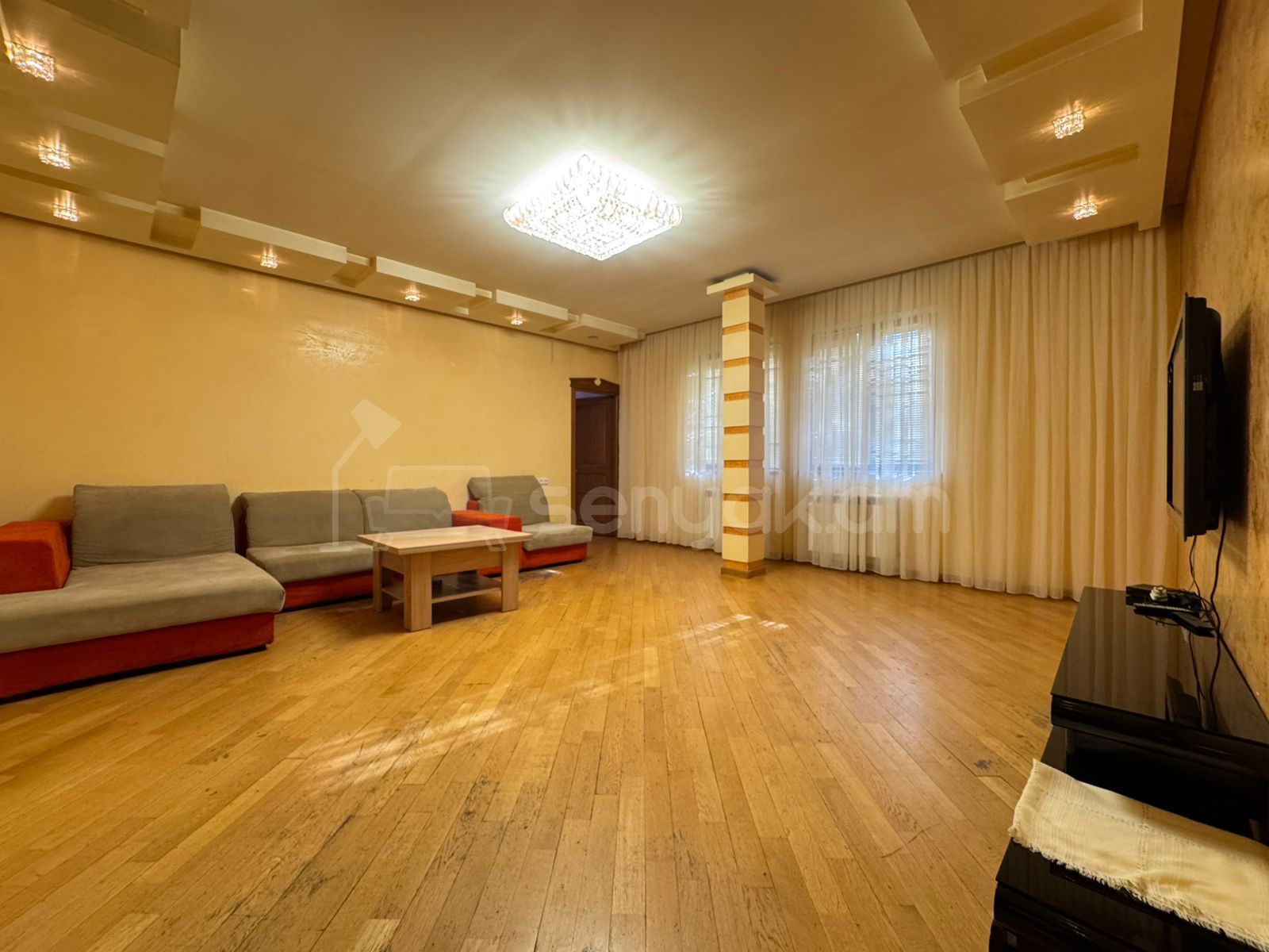 4 Սենյականոց Բնակարան Քարե Շենքում, 160քմ, 2/5 հարկ, Կապիտալ Վերանորոգված, Կահավորված, Արևկող