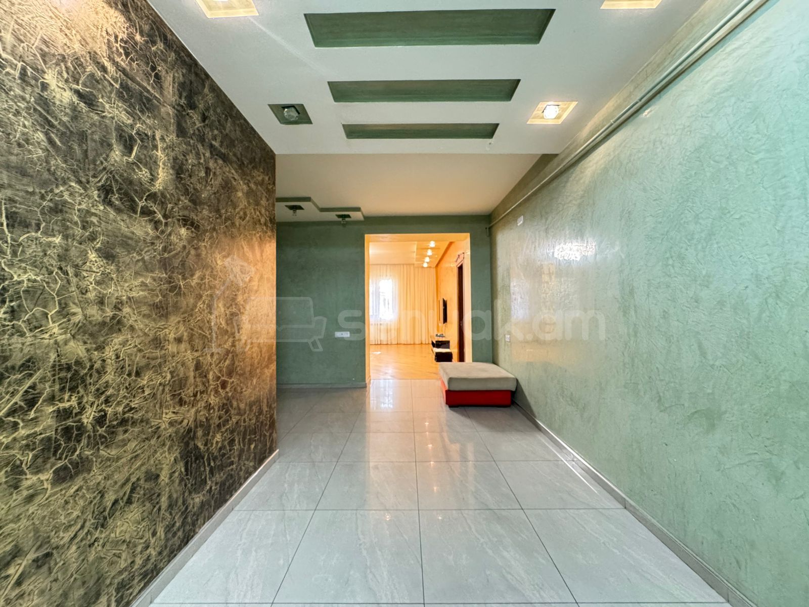 4 Սենյականոց Բնակարան Քարե Շենքում, 160քմ, 2/5 հարկ, Կապիտալ Վերանորոգված, Կահավորված, Արևկող