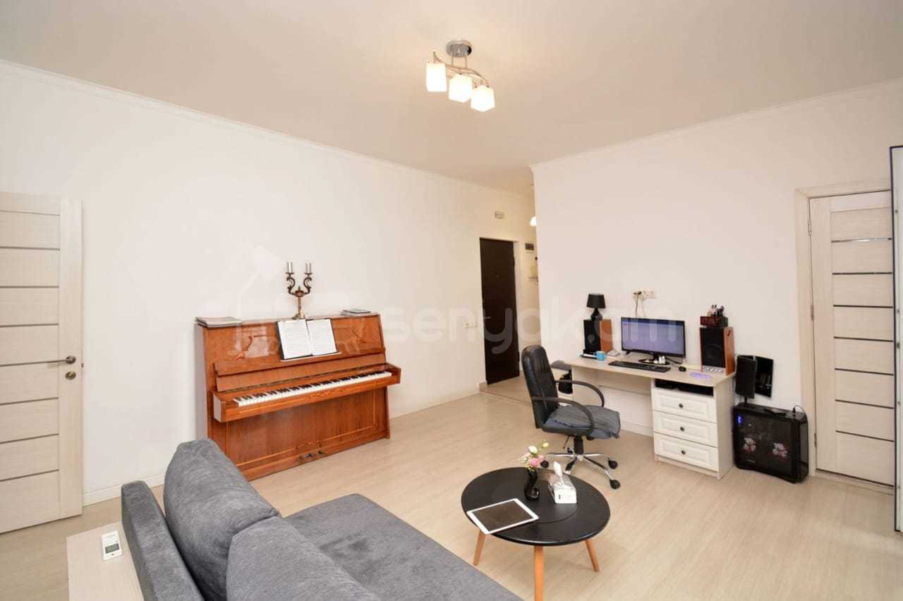 2 Սենյականոց Բնակարան Քարե Շենքում, 52քմ, 2/3 հարկ, Դիզայներական Վերանորոգված