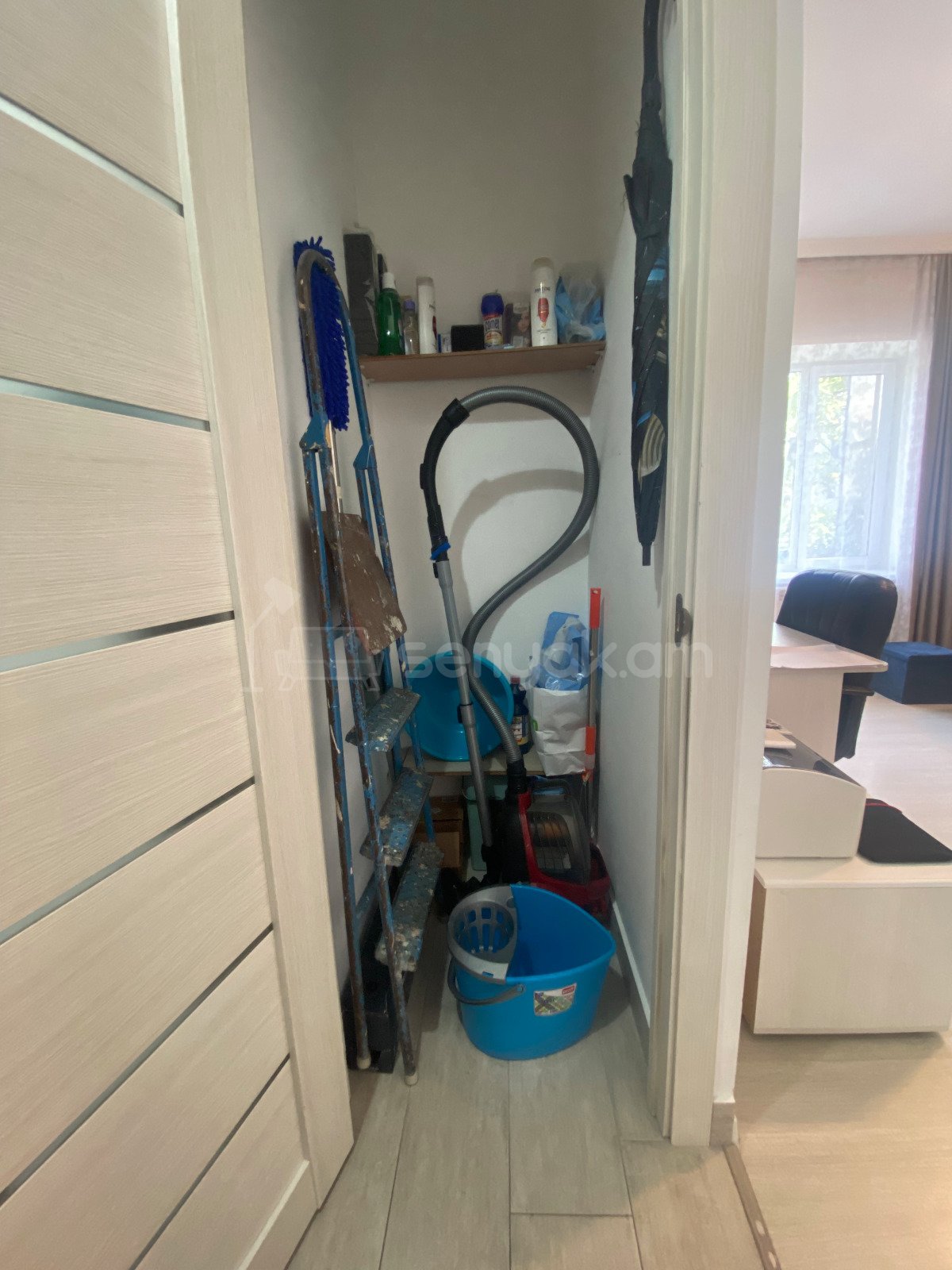 2 Սենյականոց Բնակարան Քարե Շենքում, 52քմ, 2/3 հարկ, Դիզայներական Վերանորոգված