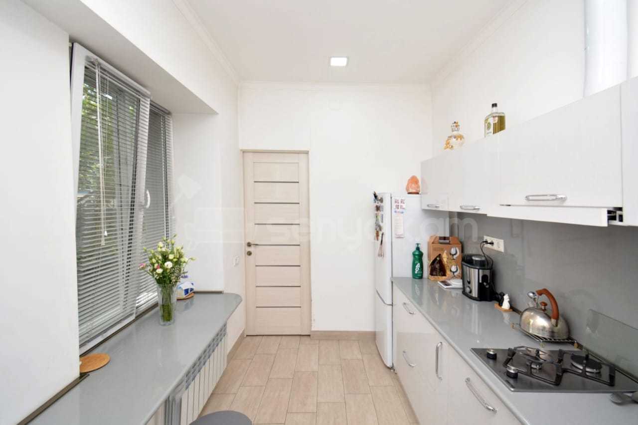 2 Սենյականոց Բնակարան Քարե Շենքում, 52քմ, 2/3 հարկ, Դիզայներական Վերանորոգված