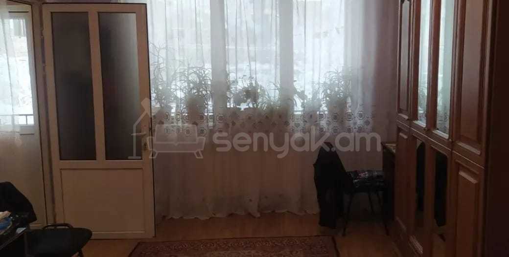 4 Սենյականոց Բնակարան Քարե Շենքում, 102քմ, 5/5 հարկ, Կապիտալ Վերանորոգված