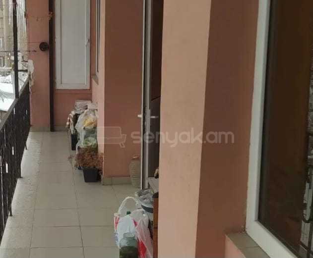 4 Սենյականոց Բնակարան Քարե Շենքում, 102քմ, 5/5 հարկ, Կապիտալ Վերանորոգված