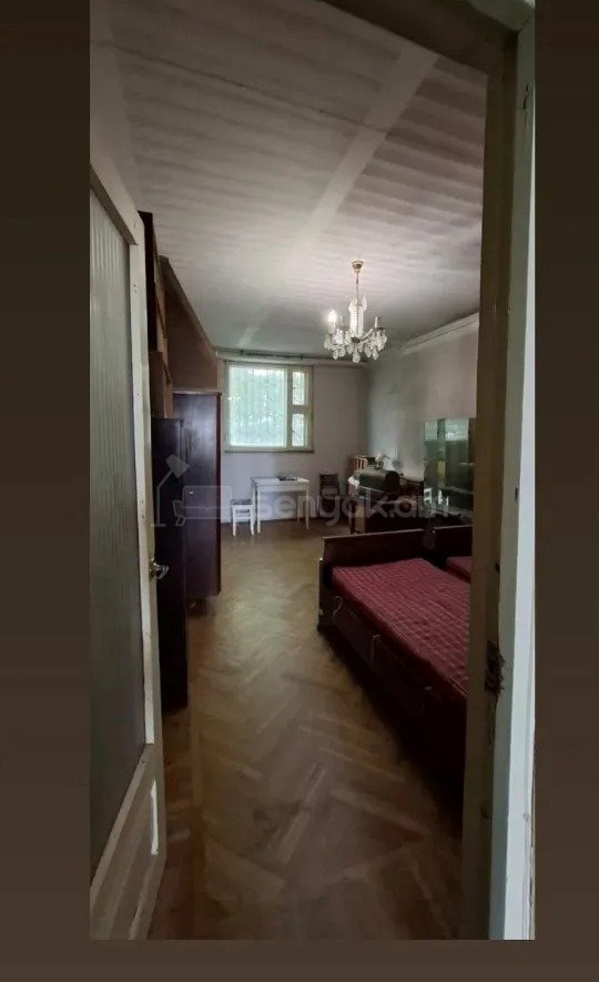 3 Սենյականոց Բնակարան Քարե Շենքում, 75քմ, 1/5 հարկ, Պետական Վիճակում