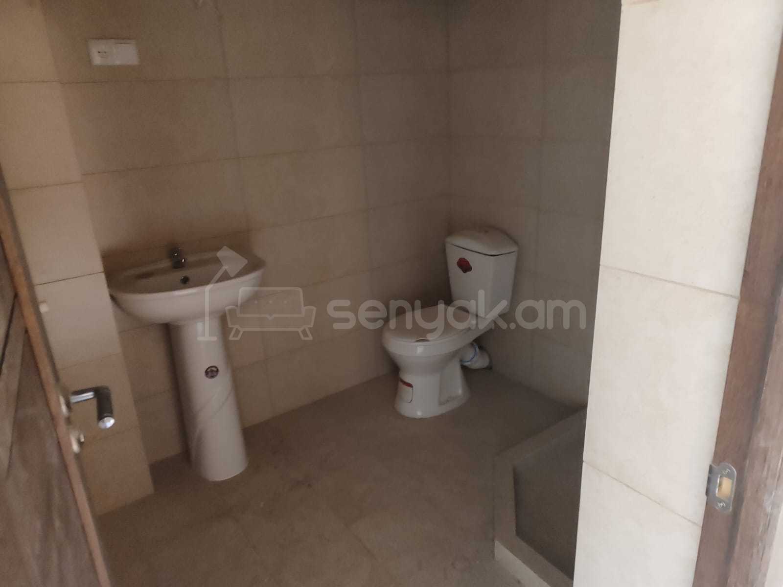 4 Սենյականոց Բնակարան Նորակառույցում, 124քմ, 7/8 հարկ, Կապիտալ Վերանորոգված