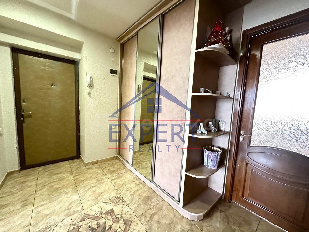 4 Սենյականոց Բնակարան, 100քմ, 8/10 հարկ, Կապիտալ Վերանորոգված