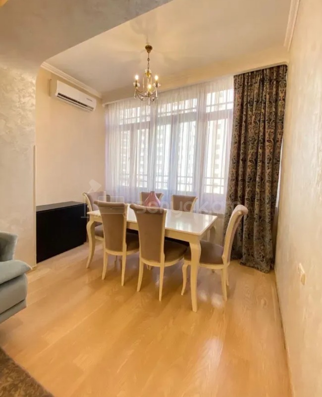 4 Սենյականոց Բնակարան Քարե Շենքում, 95քմ, 5/5 հարկ, Դիզայներական Վերանորոգված, Կահավորված, Արևկող