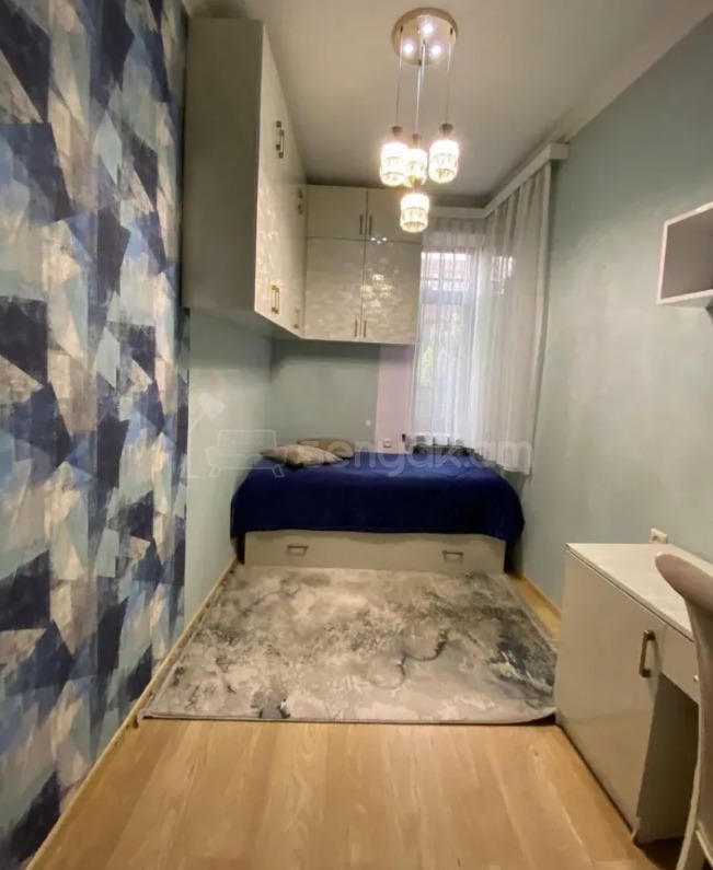 4 Սենյականոց Բնակարան Քարե Շենքում, 95քմ, 5/5 հարկ, Դիզայներական Վերանորոգված, Կահավորված, Արևկող