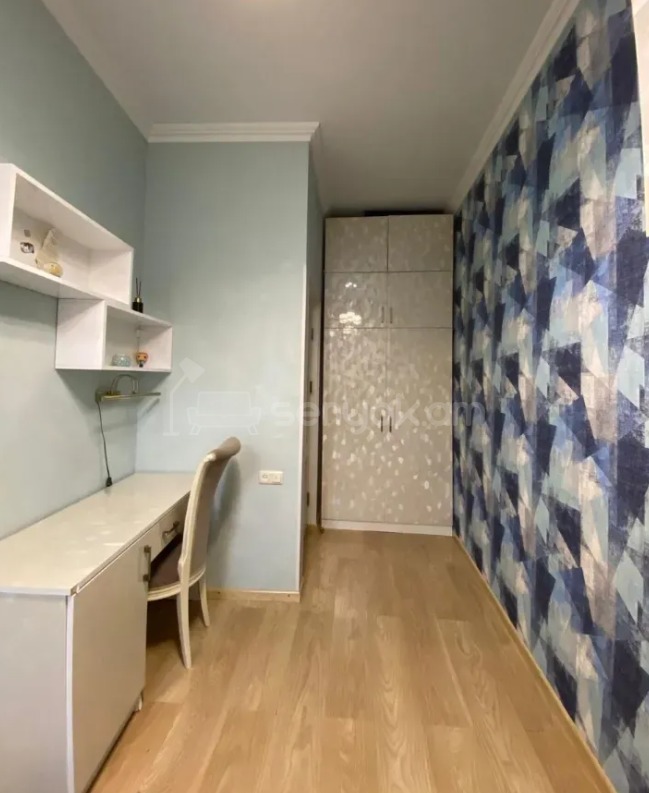 4 Սենյականոց Բնակարան Քարե Շենքում, 95քմ, 5/5 հարկ, Դիզայներական Վերանորոգված, Կահավորված, Արևկող