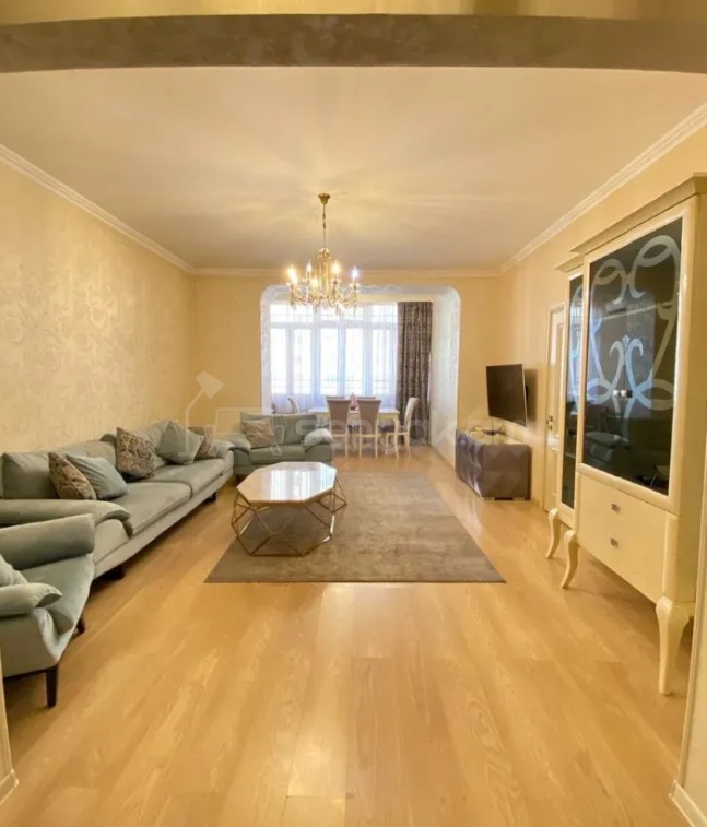 4 Սենյականոց Բնակարան Քարե Շենքում, 95քմ, 5/5 հարկ, Դիզայներական Վերանորոգված, Կահավորված, Արևկող