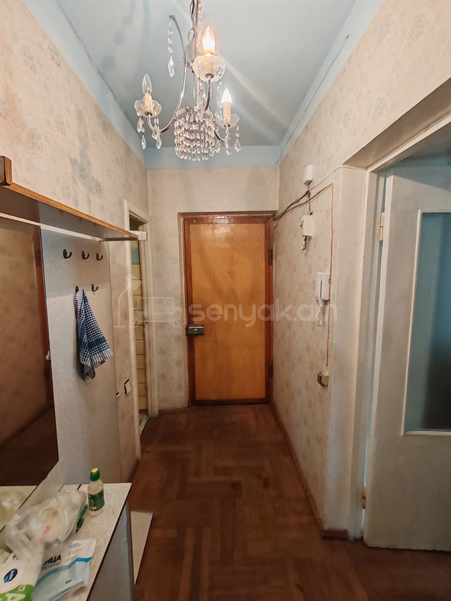 3 Սենյականոց Բնակարան Քարե Շենքում, 80քմ, 4/5 հարկ, Նորմալ Վիճակում, Կահավորված