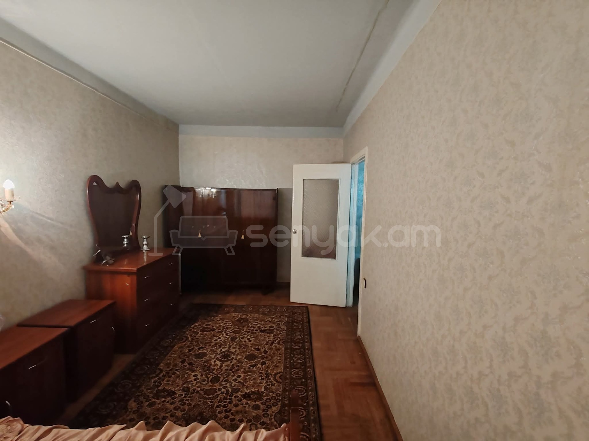 3 Սենյականոց Բնակարան Քարե Շենքում, 80քմ, 4/5 հարկ, Նորմալ Վիճակում, Կահավորված