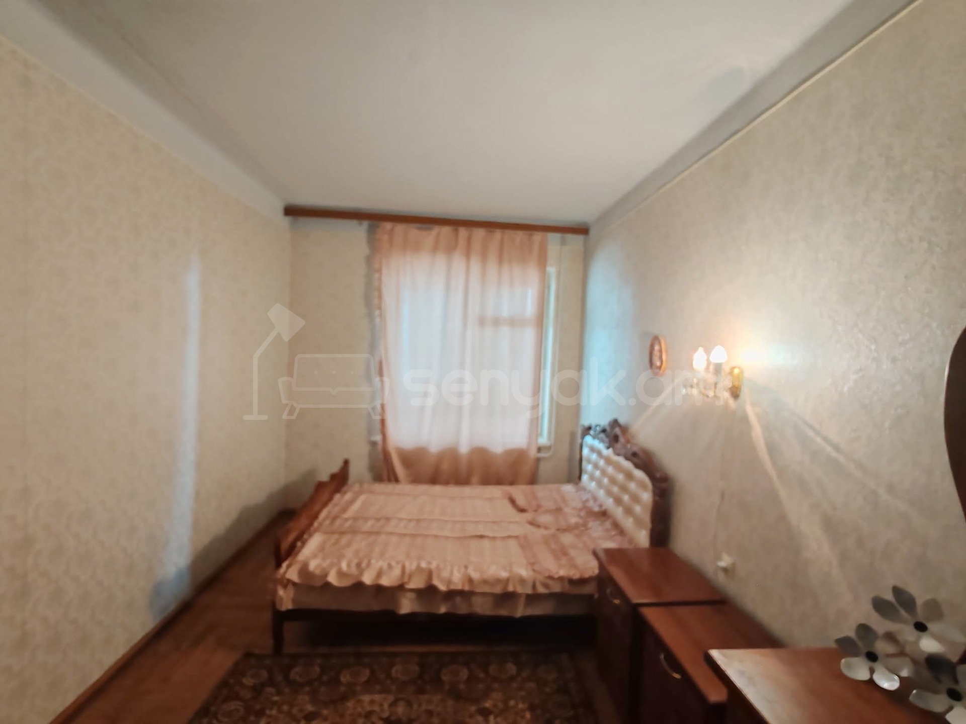 3 Սենյականոց Բնակարան Քարե Շենքում, 80քմ, 4/5 հարկ, Նորմալ Վիճակում, Կահավորված