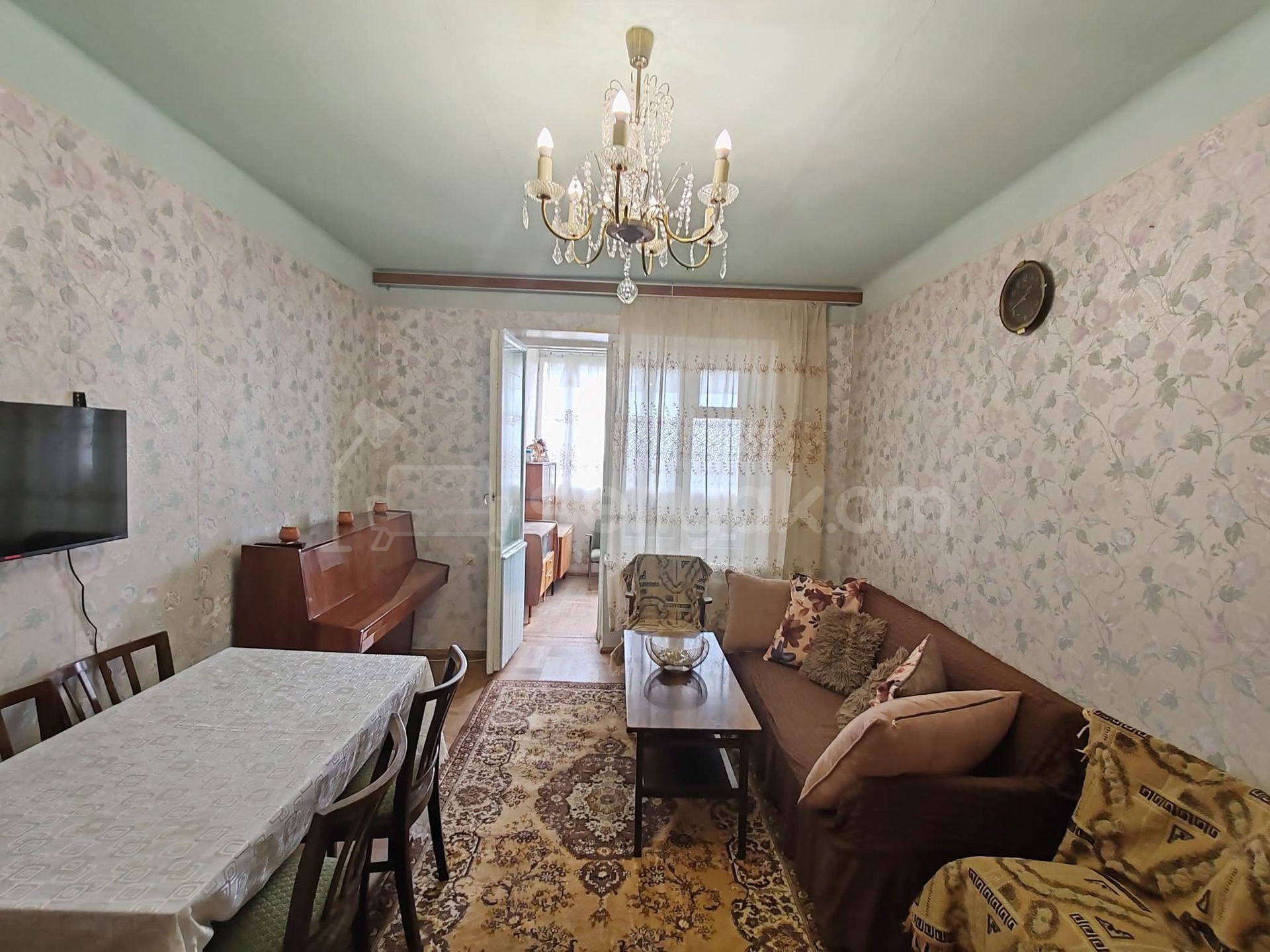 3 Սենյականոց Բնակարան Քարե Շենքում, 80քմ, 4/5 հարկ, Նորմալ Վիճակում, Կահավորված