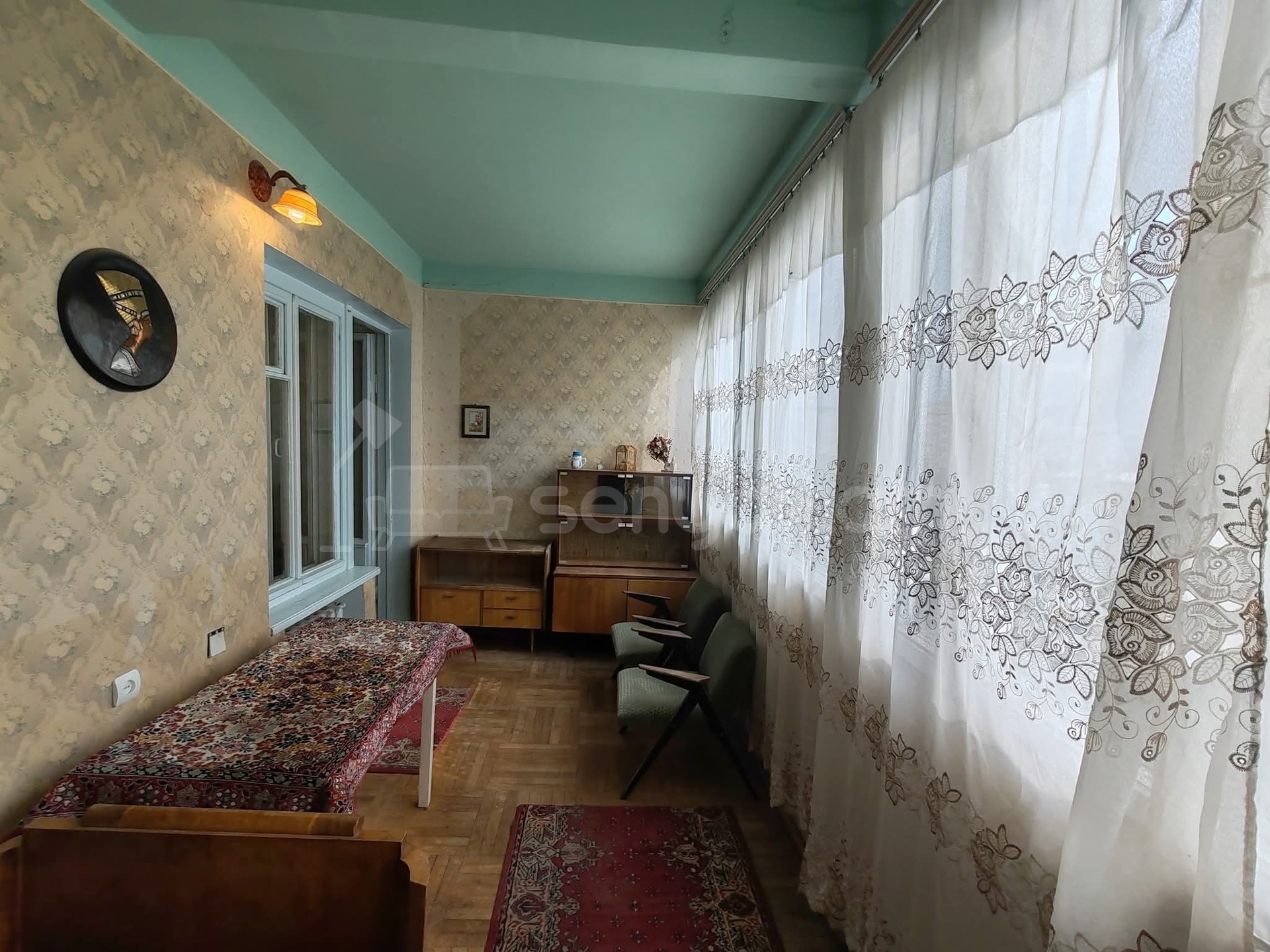 3 Սենյականոց Բնակարան Քարե Շենքում, 80քմ, 4/5 հարկ, Նորմալ Վիճակում, Կահավորված