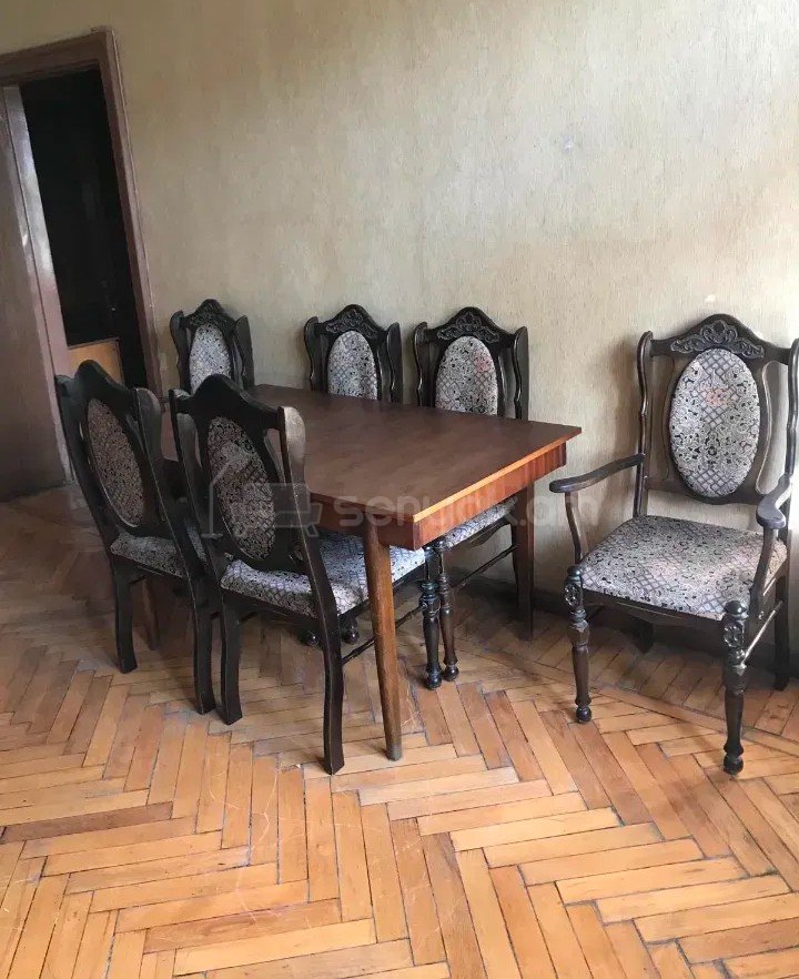 1 Սենյականոց Բնակարան Քարե Շենքում, 39քմ, 3/5 հարկ, Պետական Վիճակում