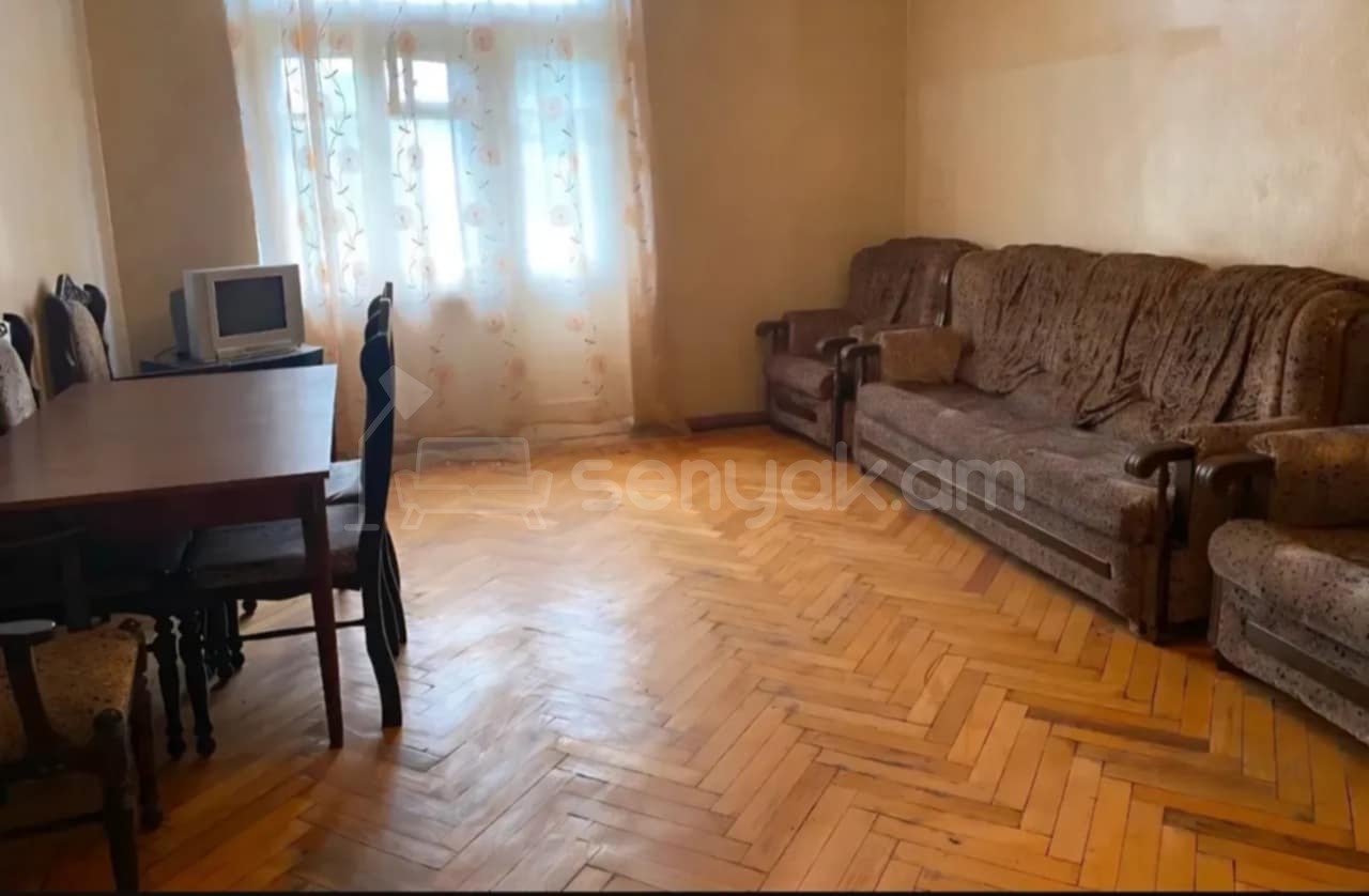 1 Սենյականոց Բնակարան Քարե Շենքում, 39քմ, 3/5 հարկ, Պետական Վիճակում