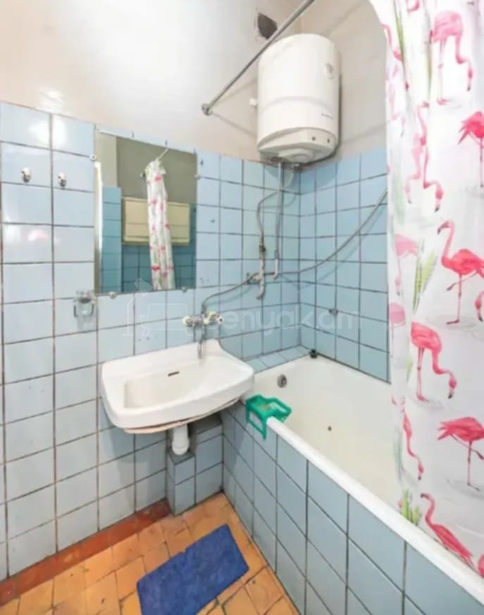 1 Սենյականոց Բնակարան Քարե Շենքում, 39քմ, 3/5 հարկ, Պետական Վիճակում