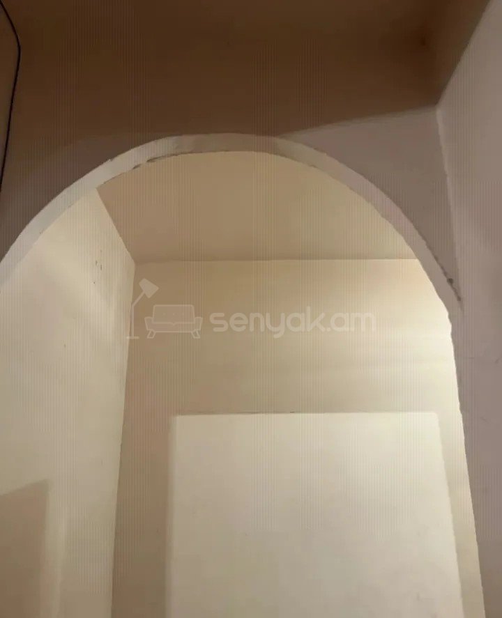 2 Սենյականոց Բնակարան, 50քմ, 3/5 հարկ, Պետական Վիճակում