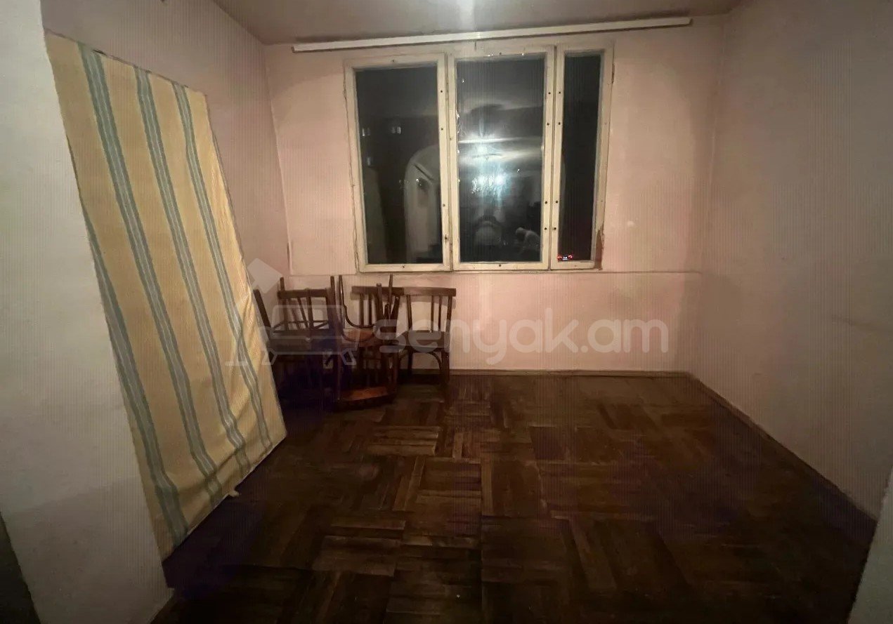 2 Սենյականոց Բնակարան, 50քմ, 3/5 հարկ, Պետական Վիճակում