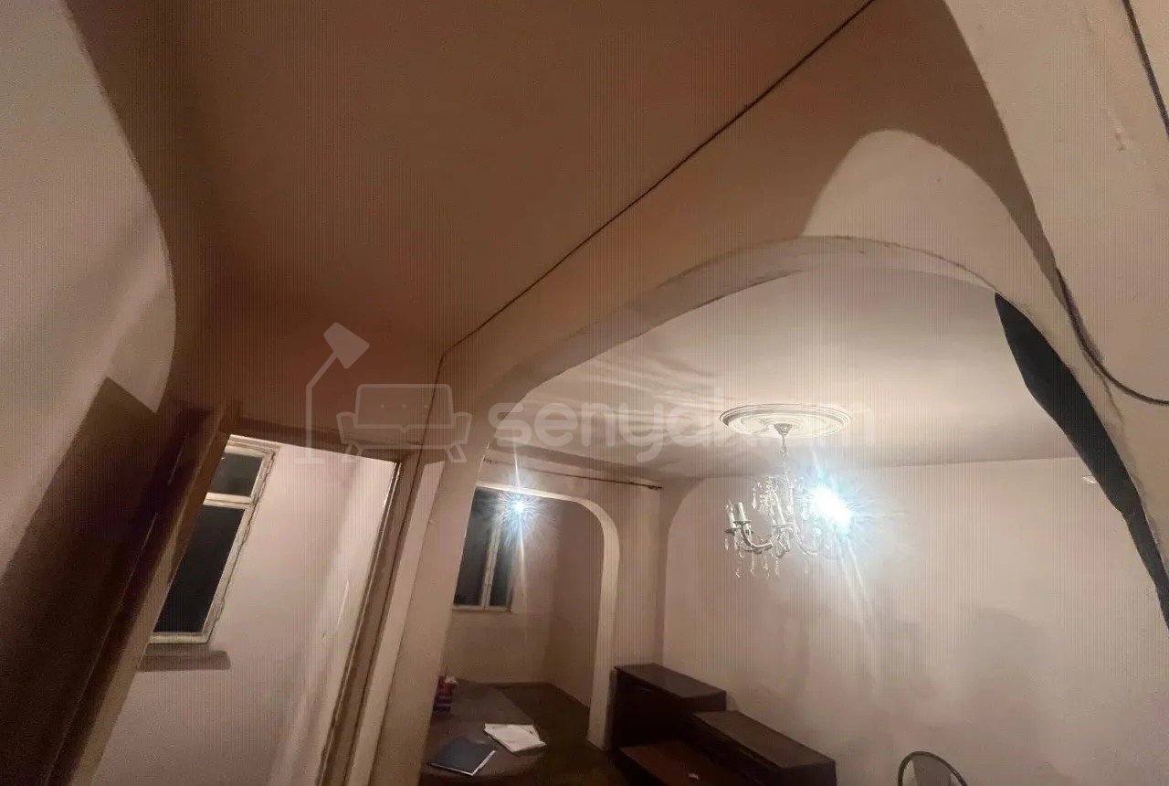 2 Սենյականոց Բնակարան, 50քմ, 3/5 հարկ, Պետական Վիճակում