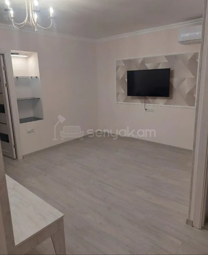 2 Սենյականոց Բնակարան Քարե Շենքում, 40քմ, 3/4 հարկ, Դիզայներական Վերանորոգված, Կահավորված