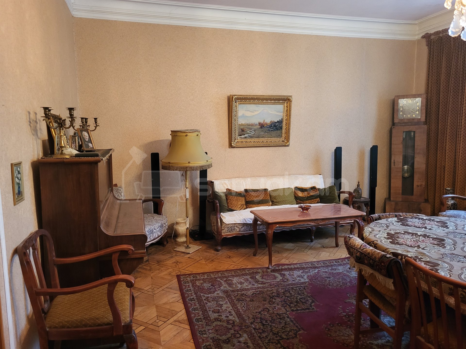 3 Սենյականոց Բնակարան Քարե Շենքում, 76քմ, 3/4 հարկ, Զրոյական Վիճակում