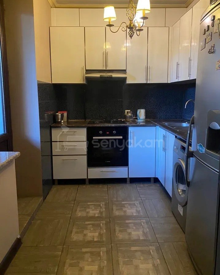 3 Սենյականոց Բնակարան Քարե Շենքում, 90քմ, 1/5 հարկ, Կապիտալ Վերանորոգված