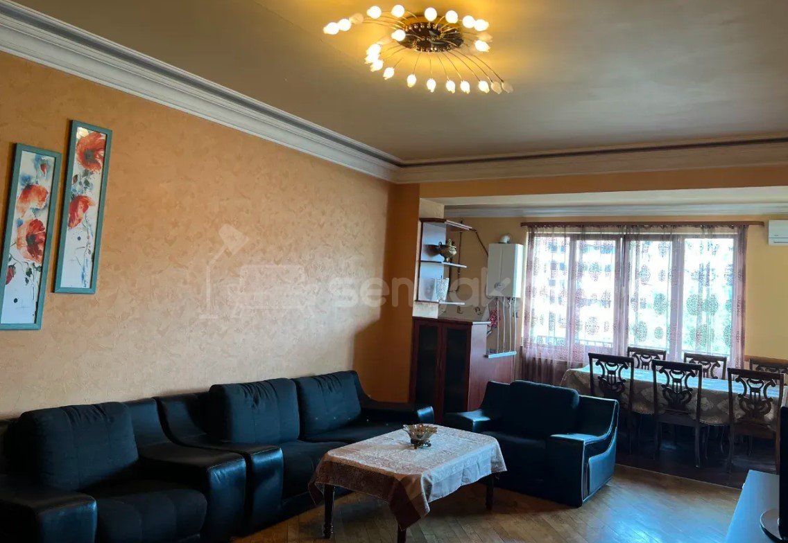 3 Սենյականոց Բնակարան Քարե Շենքում, 80քմ, 5/5 հարկ, Կապիտալ Վերանորոգված, Կահավորված