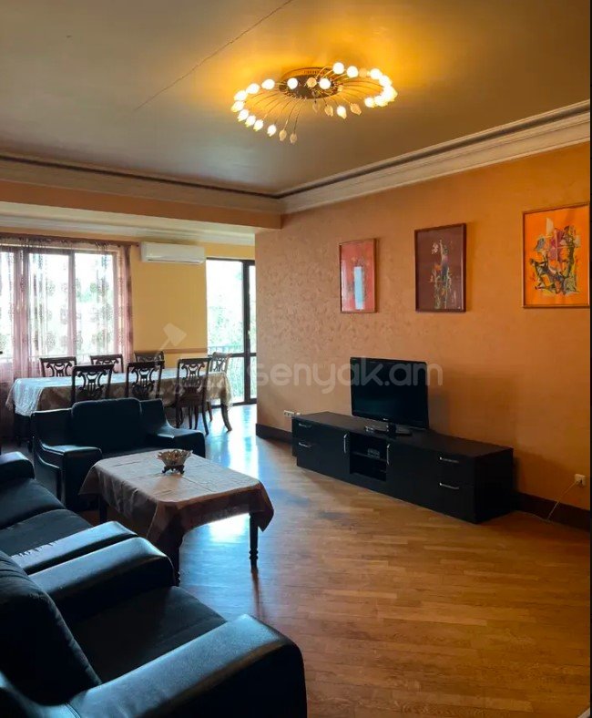 3 Սենյականոց Բնակարան Քարե Շենքում, 80քմ, 5/5 հարկ, Կապիտալ Վերանորոգված, Կահավորված