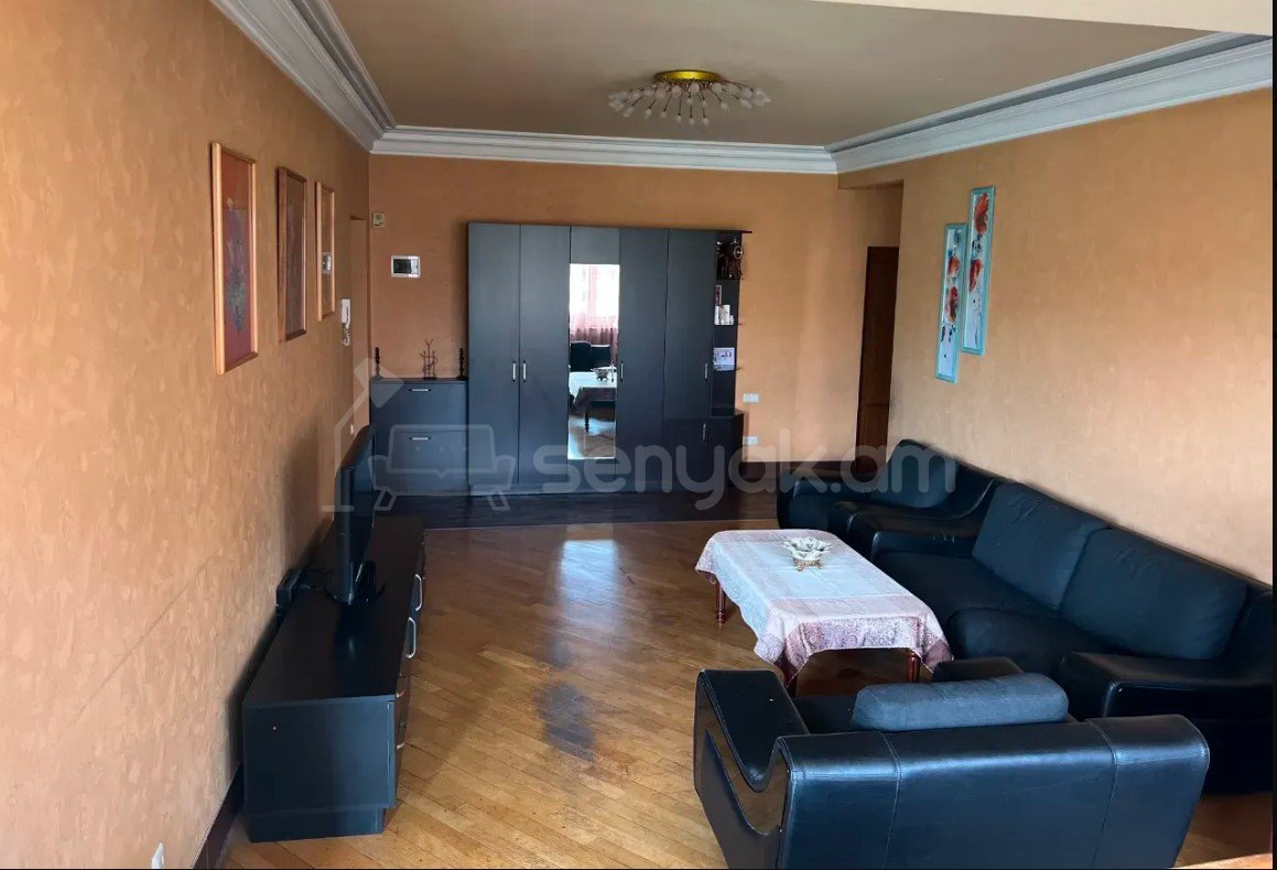 3 Սենյականոց Բնակարան Քարե Շենքում, 80քմ, 5/5 հարկ, Կապիտալ Վերանորոգված, Կահավորված