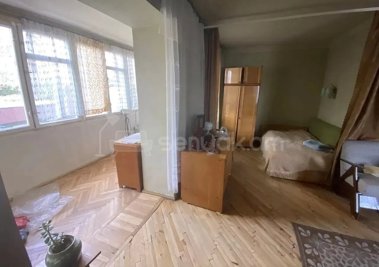 2 Սենյականոց Բնակարան Քարե Շենքում, 57քմ, 2/5 հարկ, Պետական Վիճակում