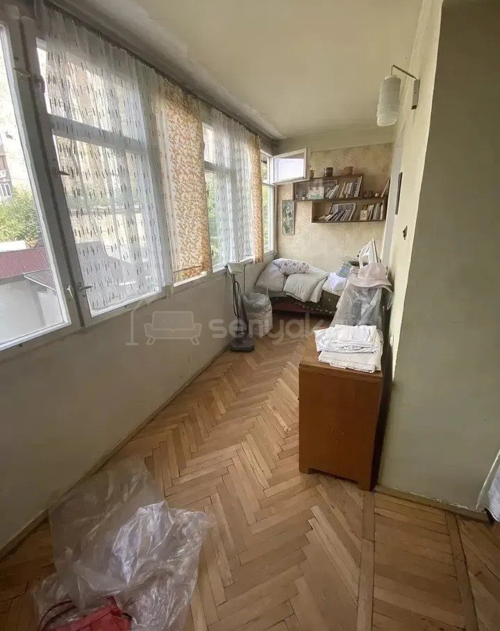 2 Սենյականոց Բնակարան Քարե Շենքում, 57քմ, 2/5 հարկ, Պետական Վիճակում