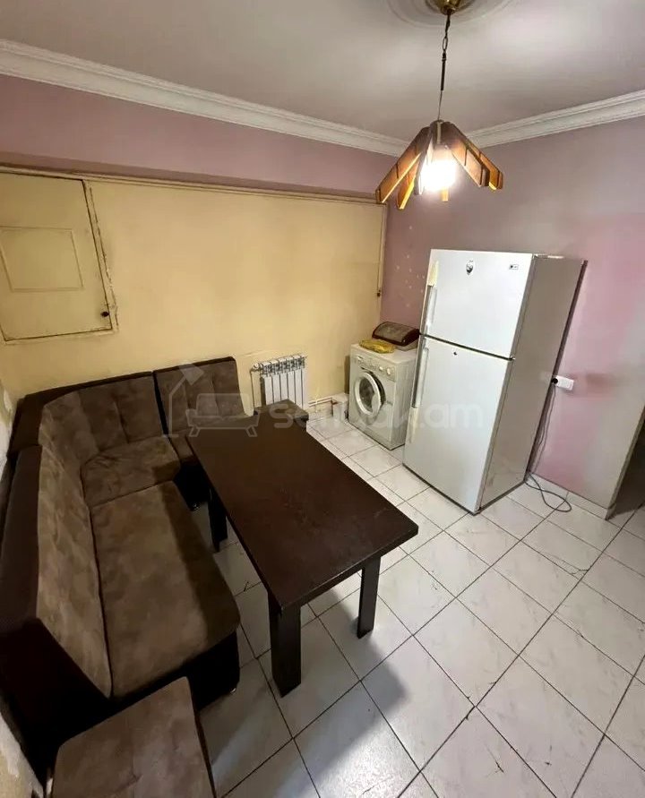 5 Սենյականոց Բնակարան Քարե Շենքում, 100քմ, 4/5 հարկ, Կոսմետիկ Վերանորոգված