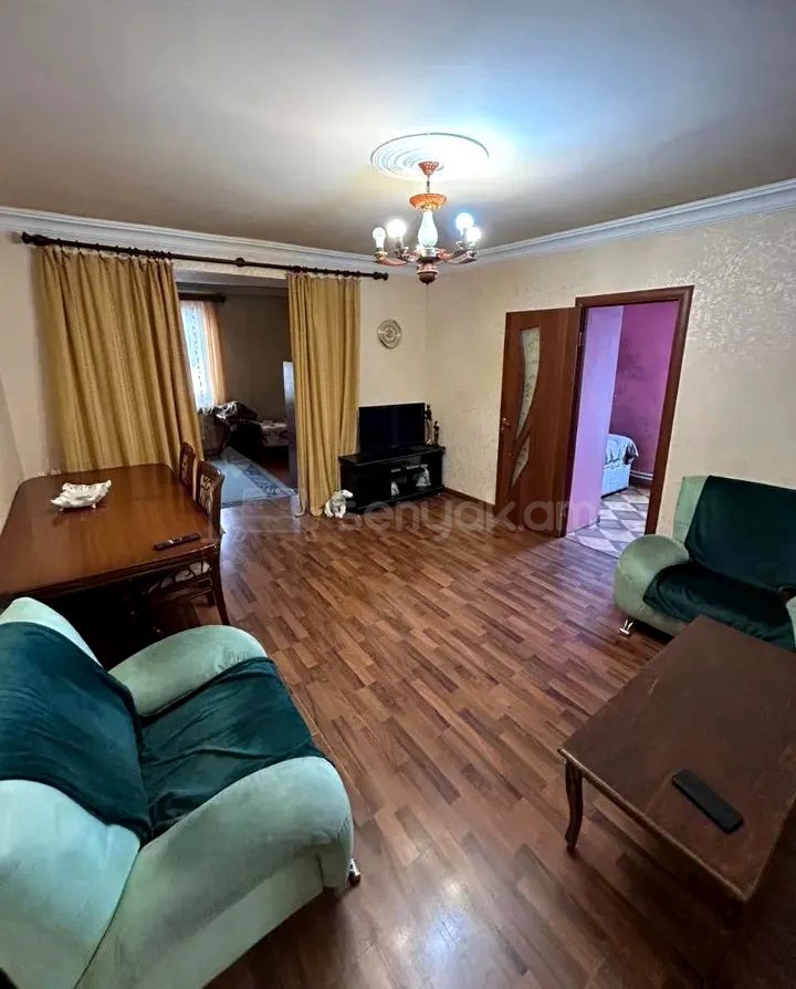 5 Սենյականոց Բնակարան Քարե Շենքում, 100քմ, 4/5 հարկ, Կոսմետիկ Վերանորոգված