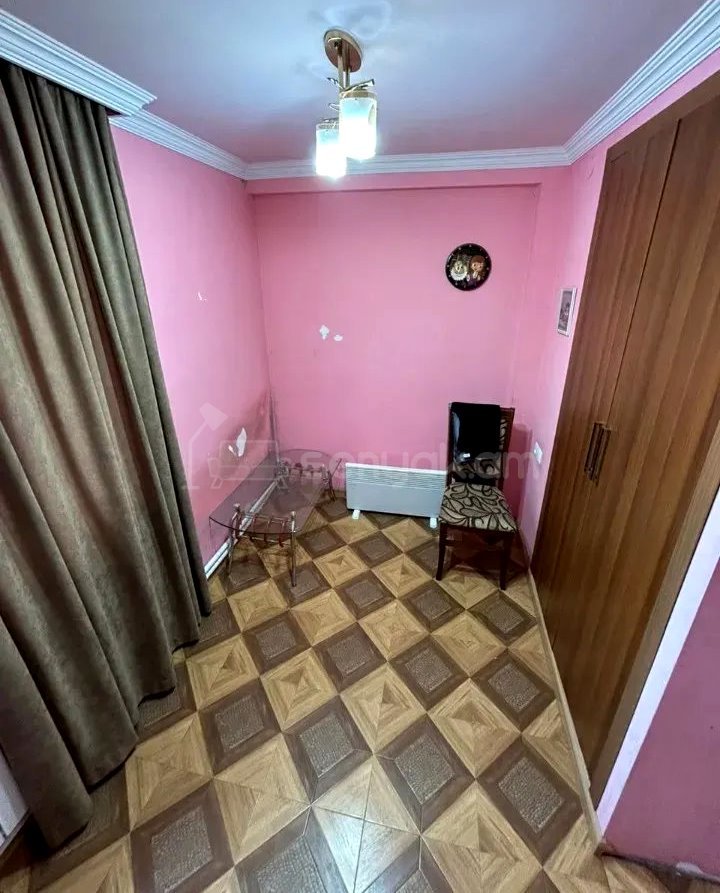 5 Սենյականոց Բնակարան Քարե Շենքում, 100քմ, 4/5 հարկ, Կոսմետիկ Վերանորոգված