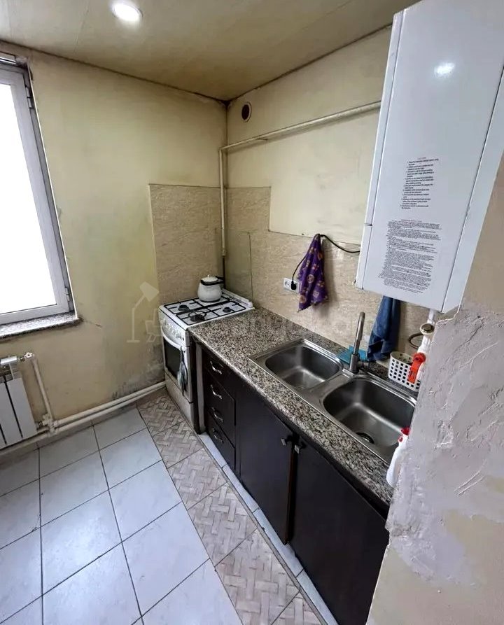 5 Սենյականոց Բնակարան Քարե Շենքում, 100քմ, 4/5 հարկ, Կոսմետիկ Վերանորոգված